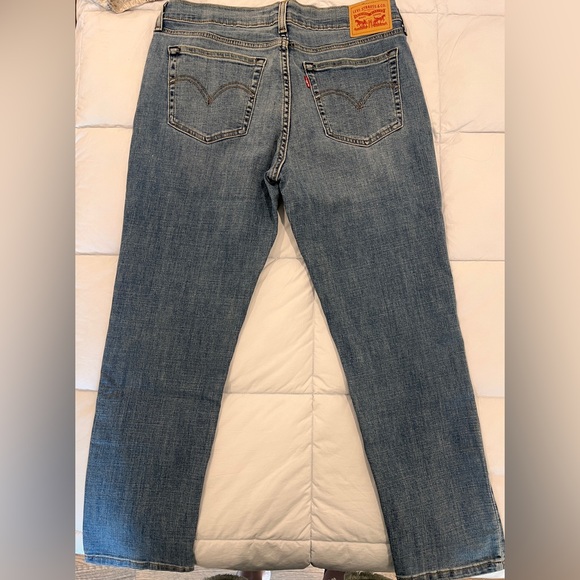 Cute & Comfy! LEVI’S  (EUC, Size Waist 29) Boyfriend Jeans - Picture 6 of 10